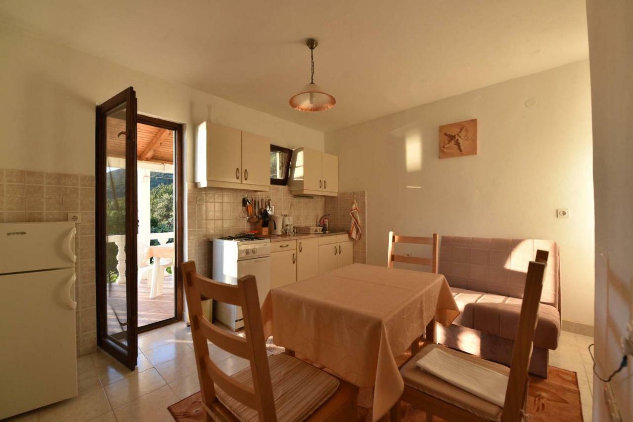 Apartmani Marko Gdinj Екстериор снимка