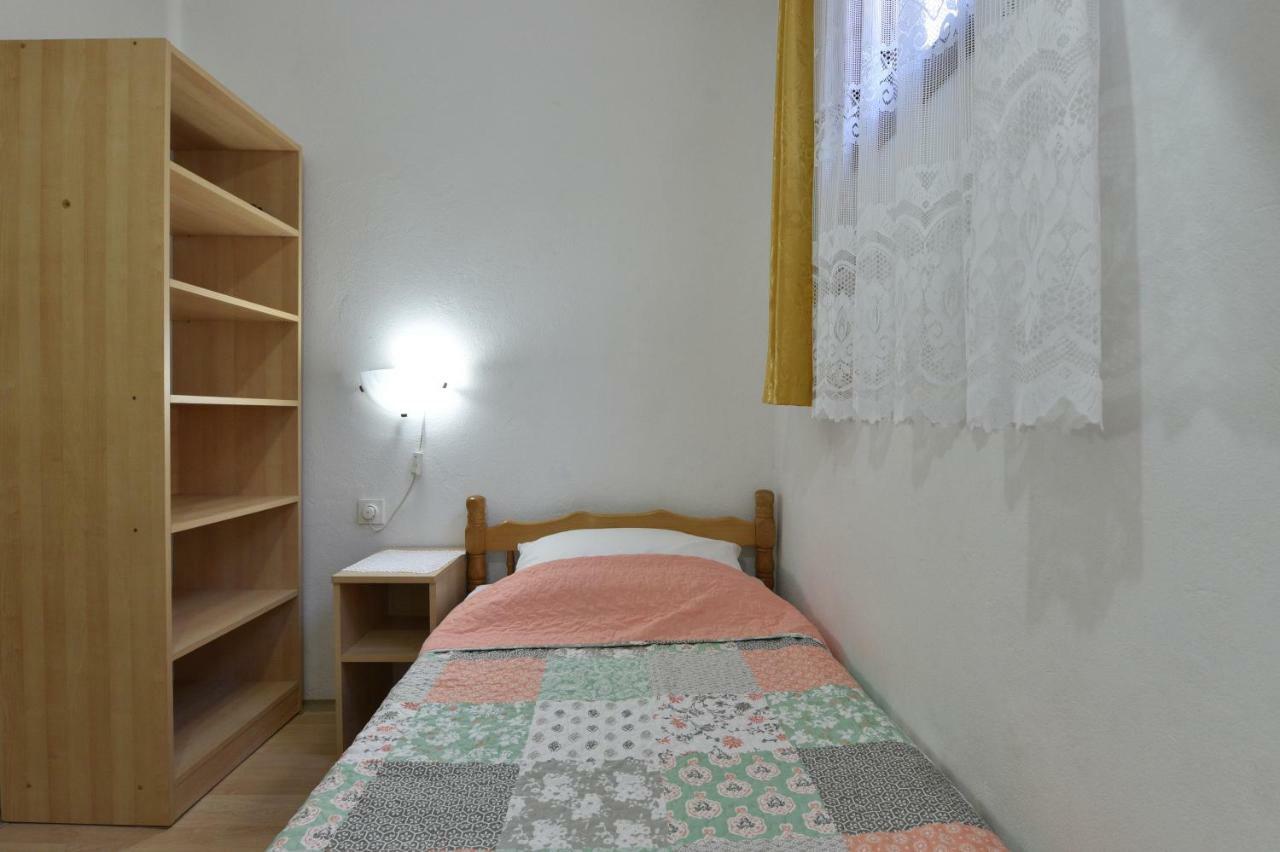 Apartmani Marko Gdinj Екстериор снимка