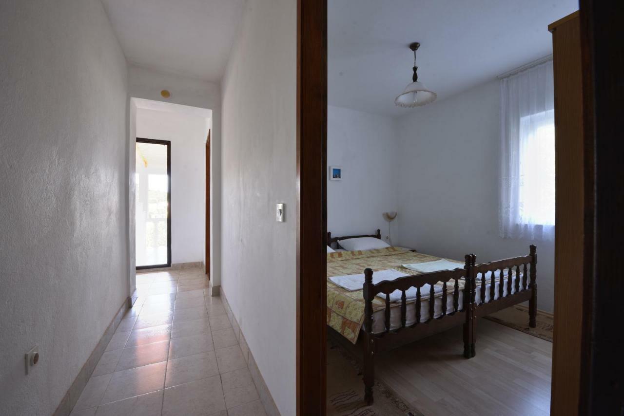 Apartmani Marko Gdinj Екстериор снимка